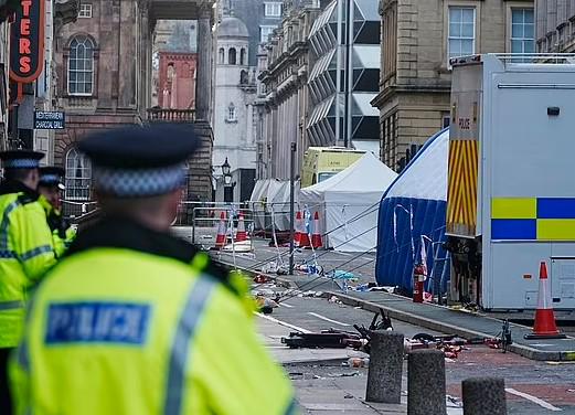 岁的保罗, 个月大